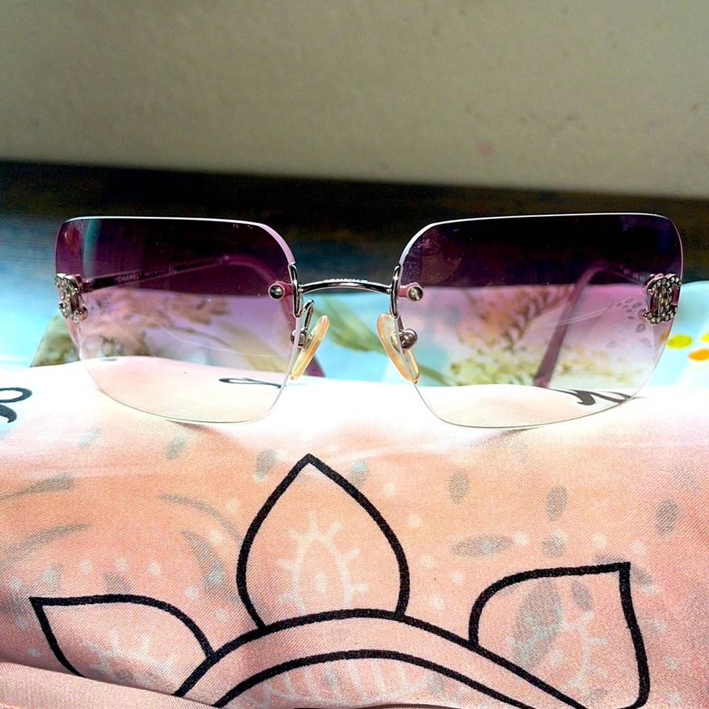 CHANEL RHINESTONE SUNGLASSES PINK AVC1186